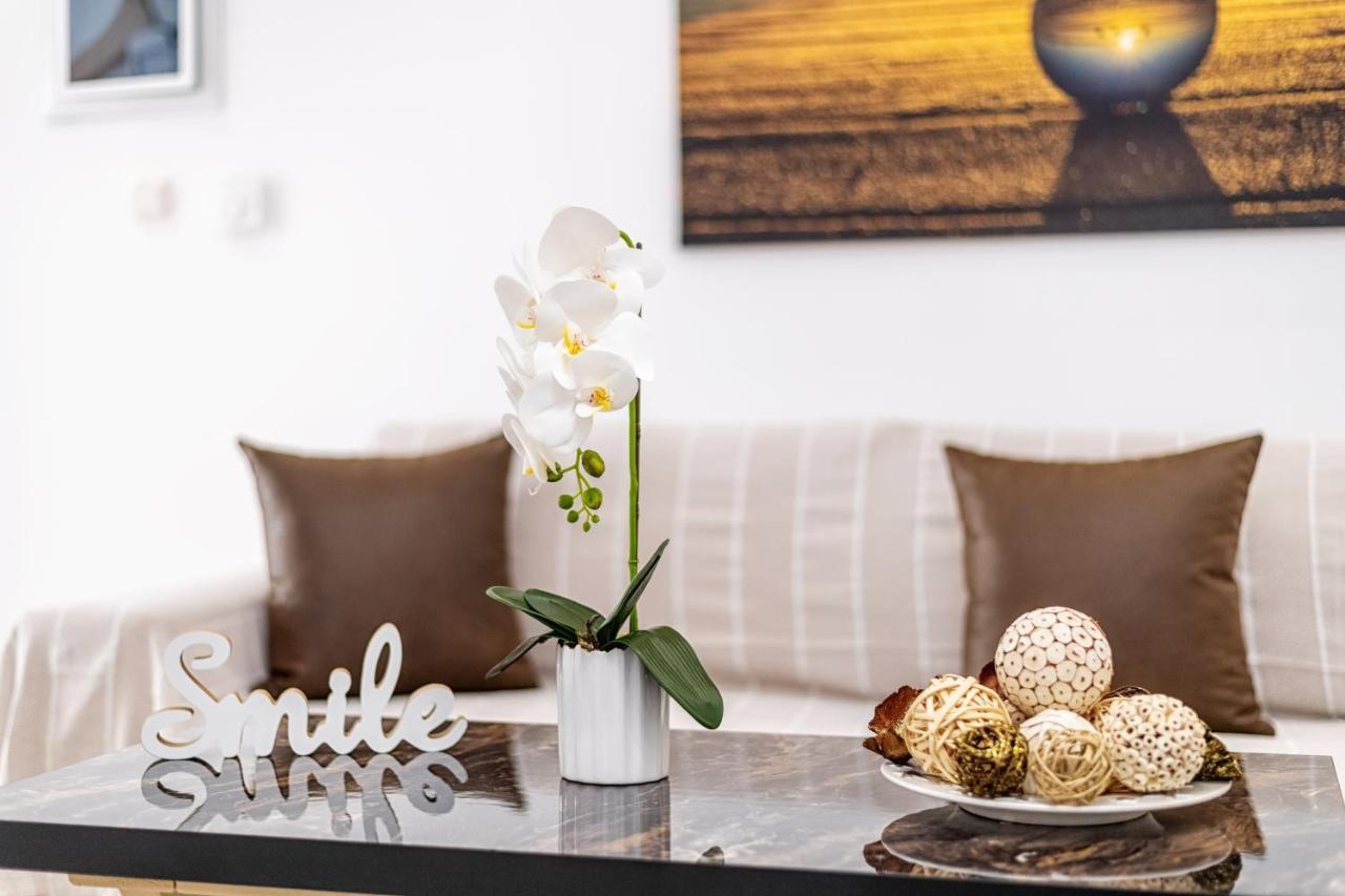 4You Luxury Apartments By Keyplanner Moraḯtika Ngoại thất bức ảnh